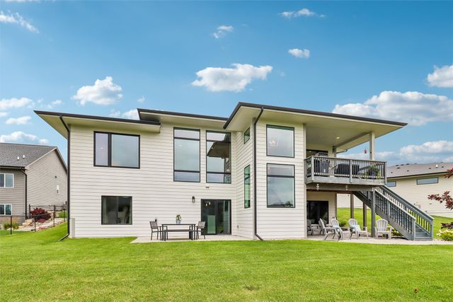 2000 NE Breezy Point, Grimes, IA 50111