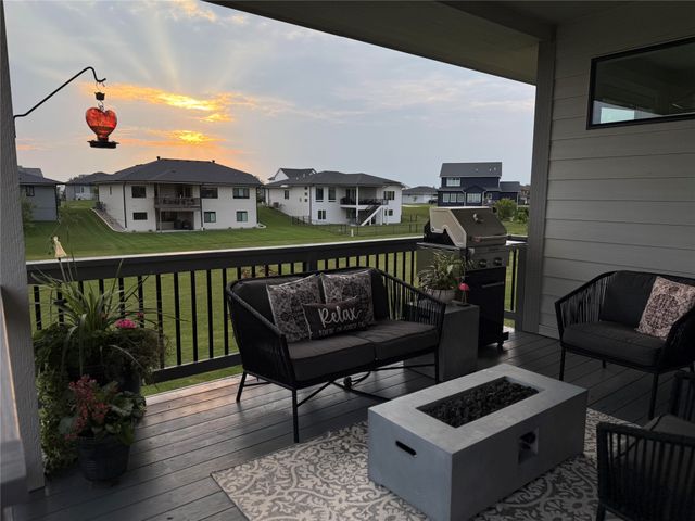 2000 NE Breezy Point, Grimes, IA 50111