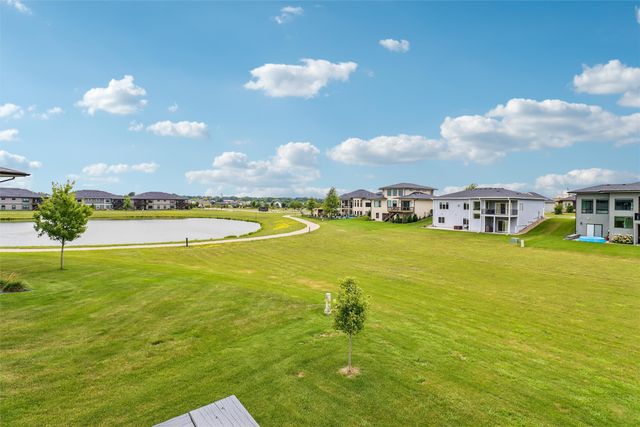 2000 NE Breezy Point, Grimes, IA 50111