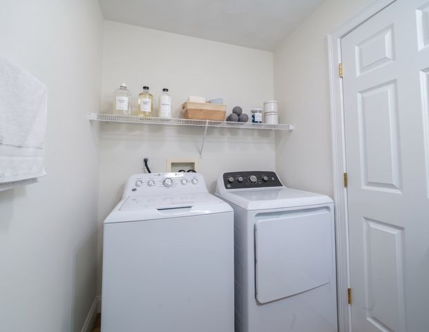 10 Cunningham Ln 104, Billerica, MA 01821