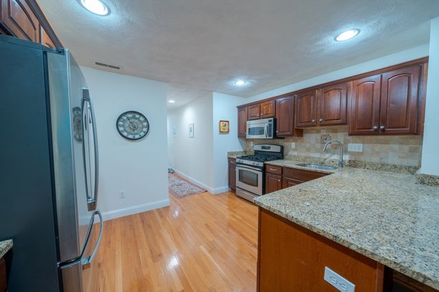 10 Cunningham Ln 104, Billerica, MA 01821