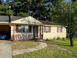 805 Coventry Circle, Perry, GA 31069
