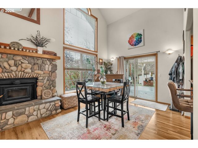 5655 TAMARACK Ln, Central Point, OR 97502