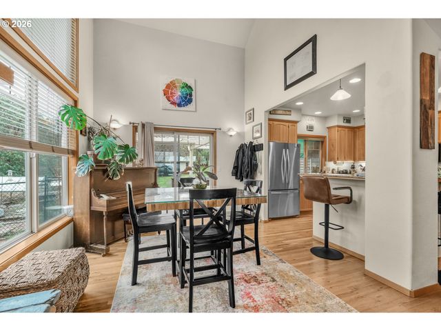 5655 TAMARACK Ln, Central Point, OR 97502