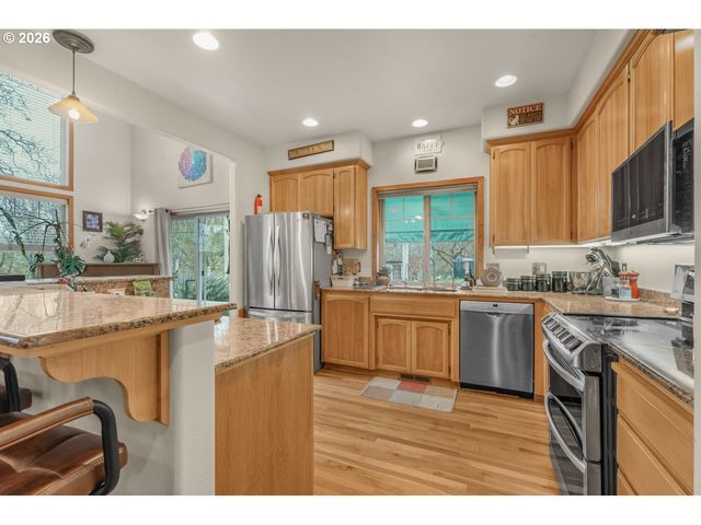 5655 TAMARACK Ln, Central Point, OR 97502