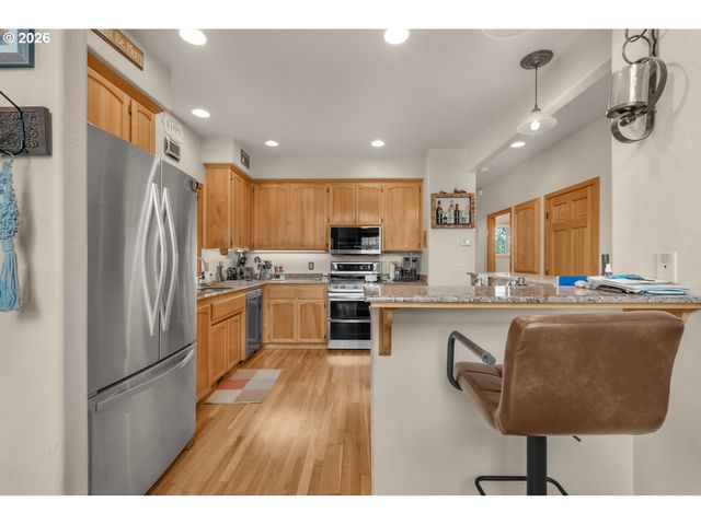 5655 TAMARACK Ln, Central Point, OR 97502