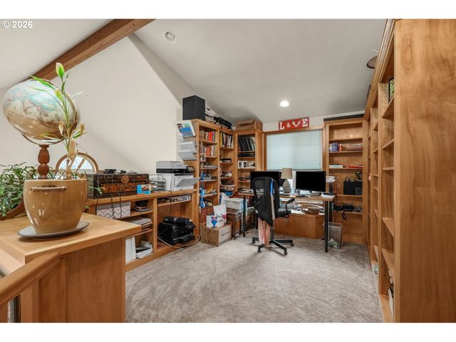 5655 TAMARACK Ln, Central Point, OR 97502