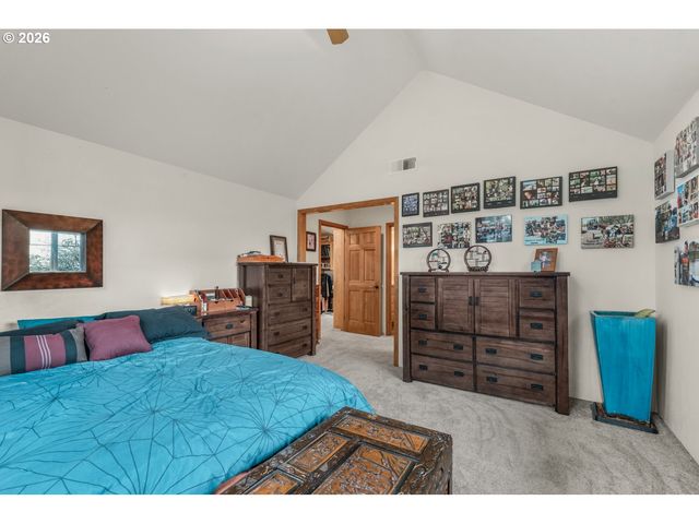 5655 TAMARACK Ln, Central Point, OR 97502