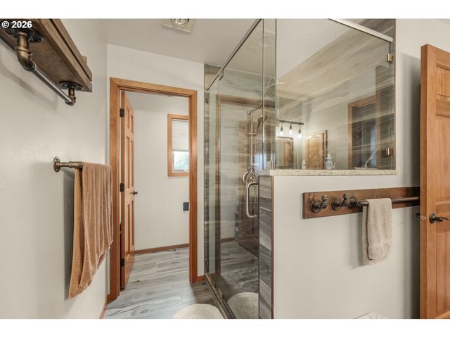 5655 TAMARACK Ln, Central Point, OR 97502