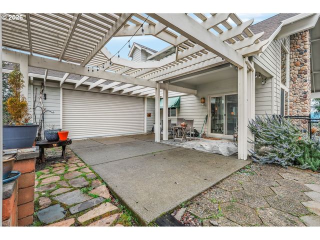 5655 TAMARACK Ln, Central Point, OR 97502