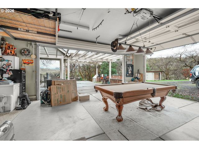 5655 TAMARACK Ln, Central Point, OR 97502