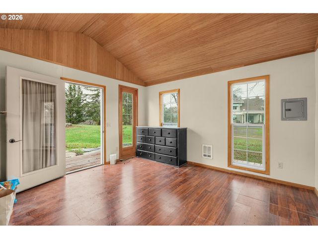 5655 TAMARACK Ln, Central Point, OR 97502