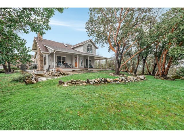 5655 TAMARACK Ln, Central Point, OR 97502