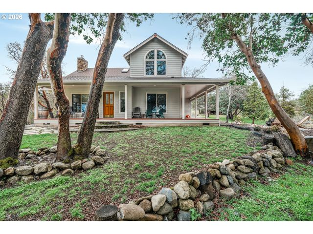 5655 TAMARACK Ln, Central Point, OR 97502
