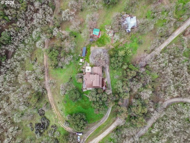 5655 TAMARACK Ln, Central Point, OR 97502