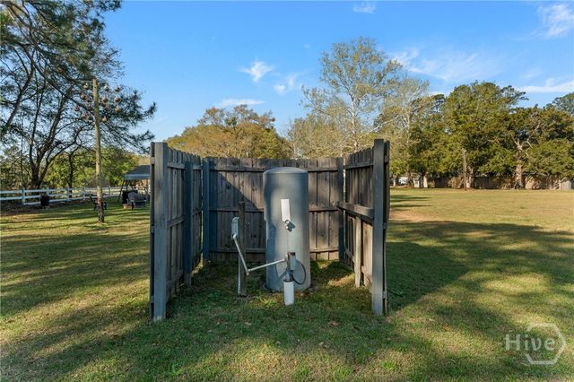 6829 Ga Highway 17 S, Bloomingdale, GA 31302