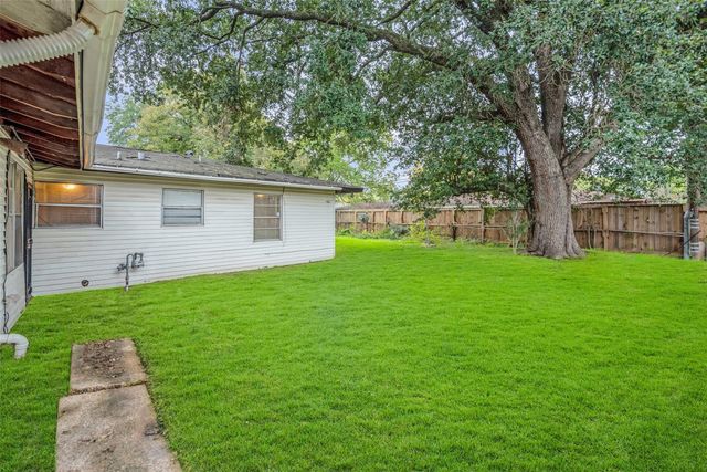 6114 Doulton Drive, Houston, TX 77033