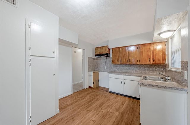 6114 Doulton Drive, Houston, TX 77033