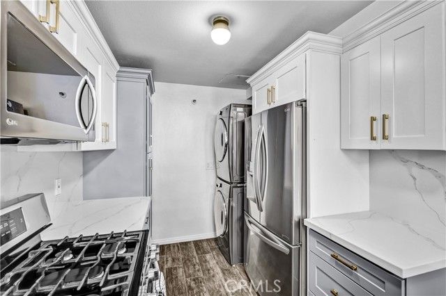 240 Nice Lane 114, Newport Beach, CA 92663