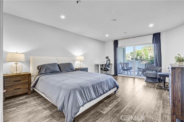 240 Nice Lane 114, Newport Beach, CA 92663