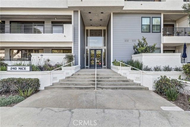 240 Nice Lane 114, Newport Beach, CA 92663