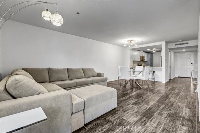 240 Nice Lane 114, Newport Beach, CA 92663