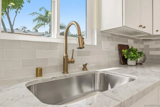 3263 Roberta Ln, Oceanside, CA 92054