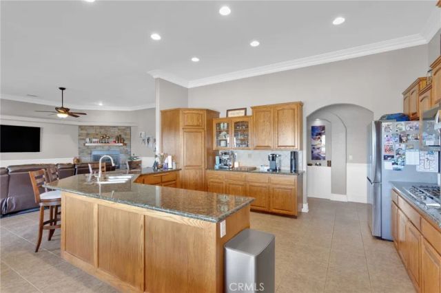 12290 Larch Road, Oak Hills, CA 92344