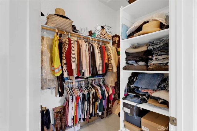 12290 Larch Road, Oak Hills, CA 92344