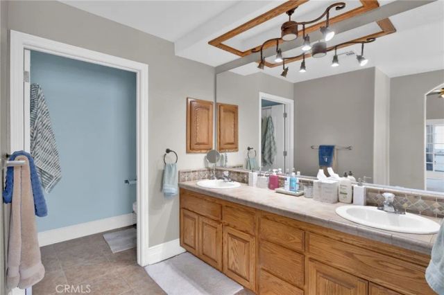 12290 Larch Road, Oak Hills, CA 92344