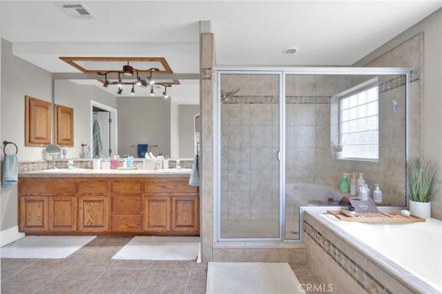 12290 Larch Road, Oak Hills, CA 92344