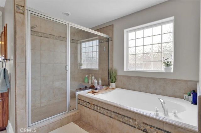 12290 Larch Road, Oak Hills, CA 92344