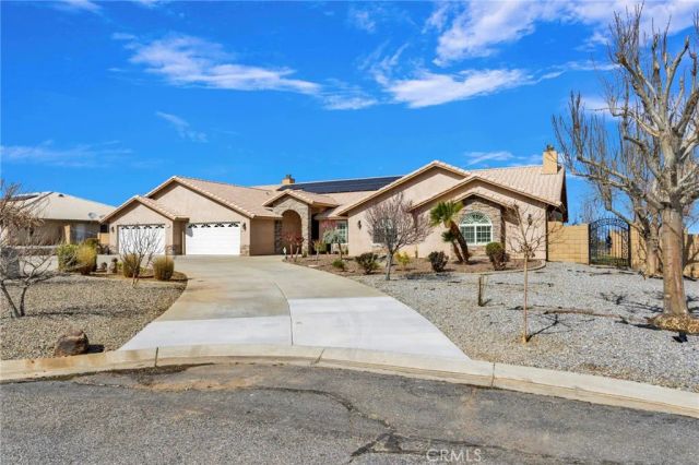 12290 Larch Road, Oak Hills, CA 92344