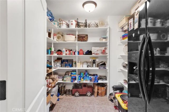 12290 Larch Road, Oak Hills, CA 92344