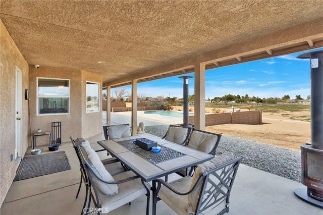 12290 Larch Road, Oak Hills, CA 92344