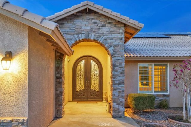 12290 Larch Road, Oak Hills, CA 92344