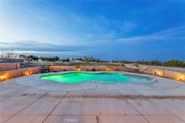 12290 Larch Road, Oak Hills, CA 92344