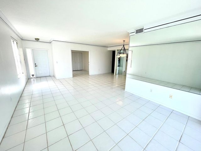 17317 Boca Club Boulevard 1, Boca Raton, FL 33487