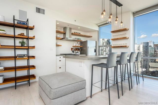 321 10th Ave 2101, San Diego, CA 92101