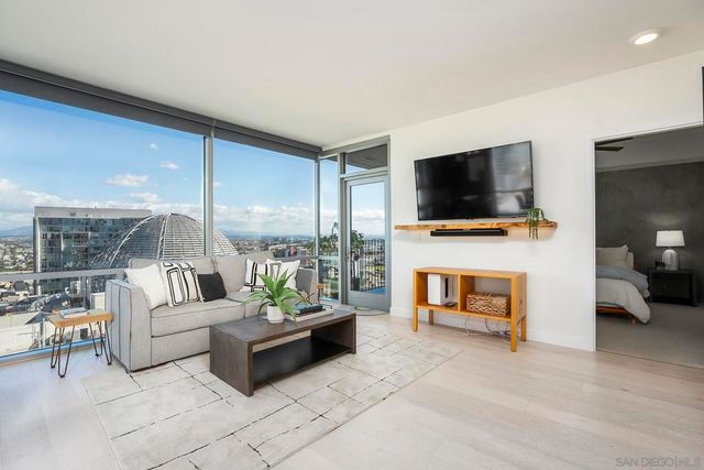 321 10th Ave 2101, San Diego, CA 92101