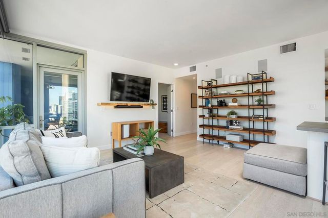 321 10th Ave 2101, San Diego, CA 92101