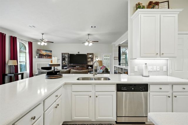 6526 Falcon Ridge, Manvel, TX 77578