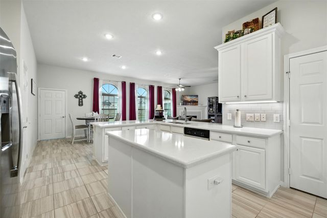 6526 Falcon Ridge, Manvel, TX 77578