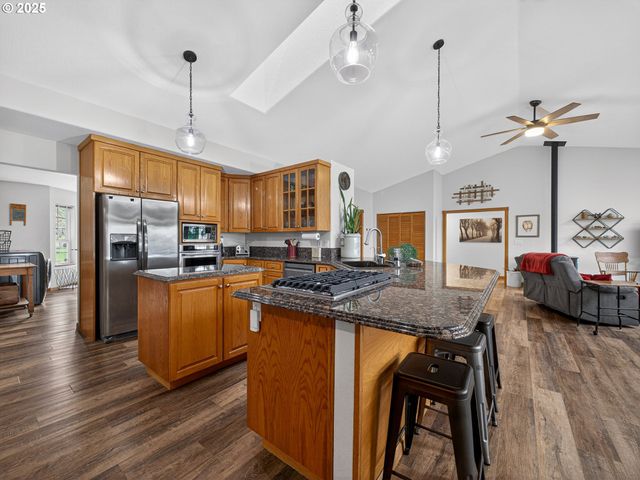 12345 S FOX Rd, Molalla, OR 97038