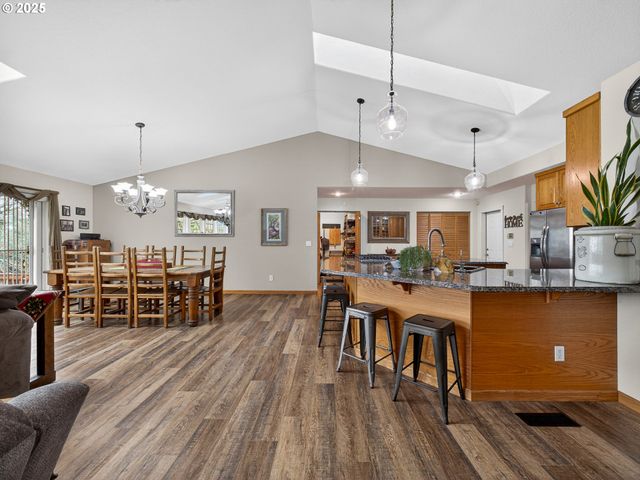 12345 S FOX Rd, Molalla, OR 97038