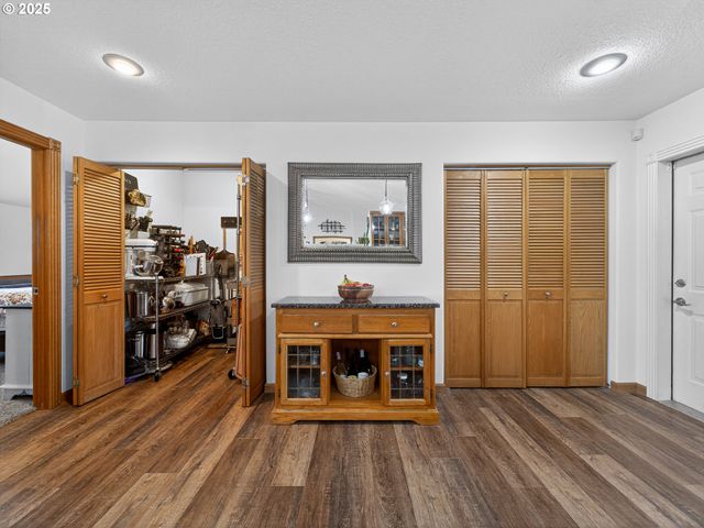 12345 S FOX Rd, Molalla, OR 97038