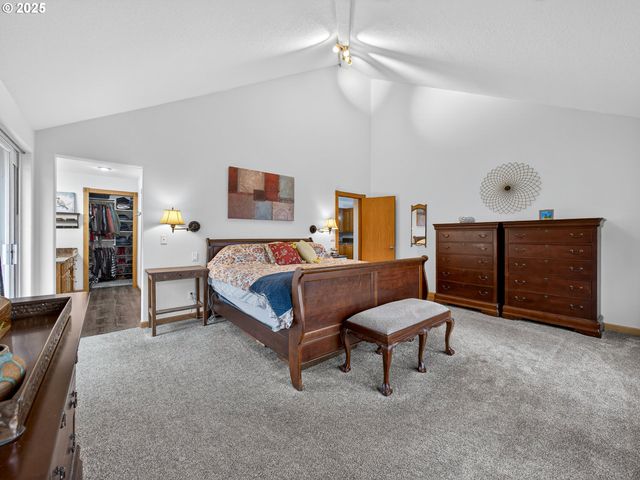 12345 S FOX Rd, Molalla, OR 97038