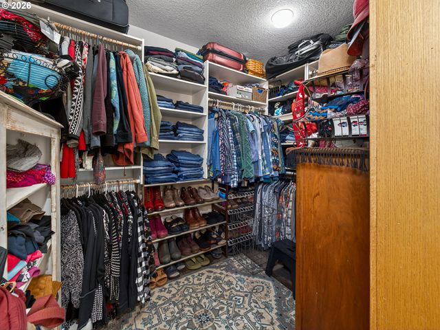 12345 S FOX Rd, Molalla, OR 97038