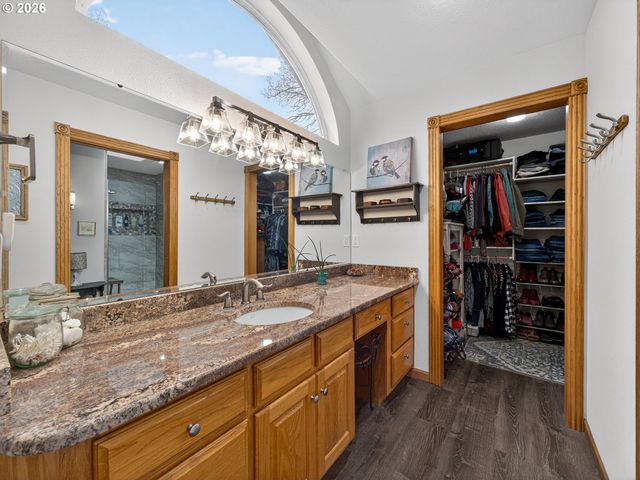 12345 S FOX Rd, Molalla, OR 97038