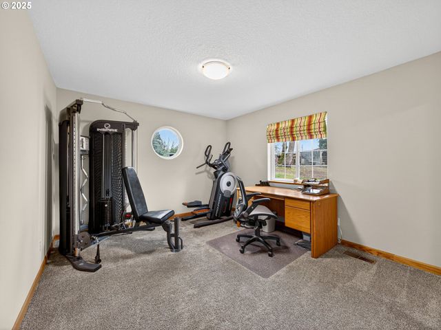 12345 S FOX Rd, Molalla, OR 97038